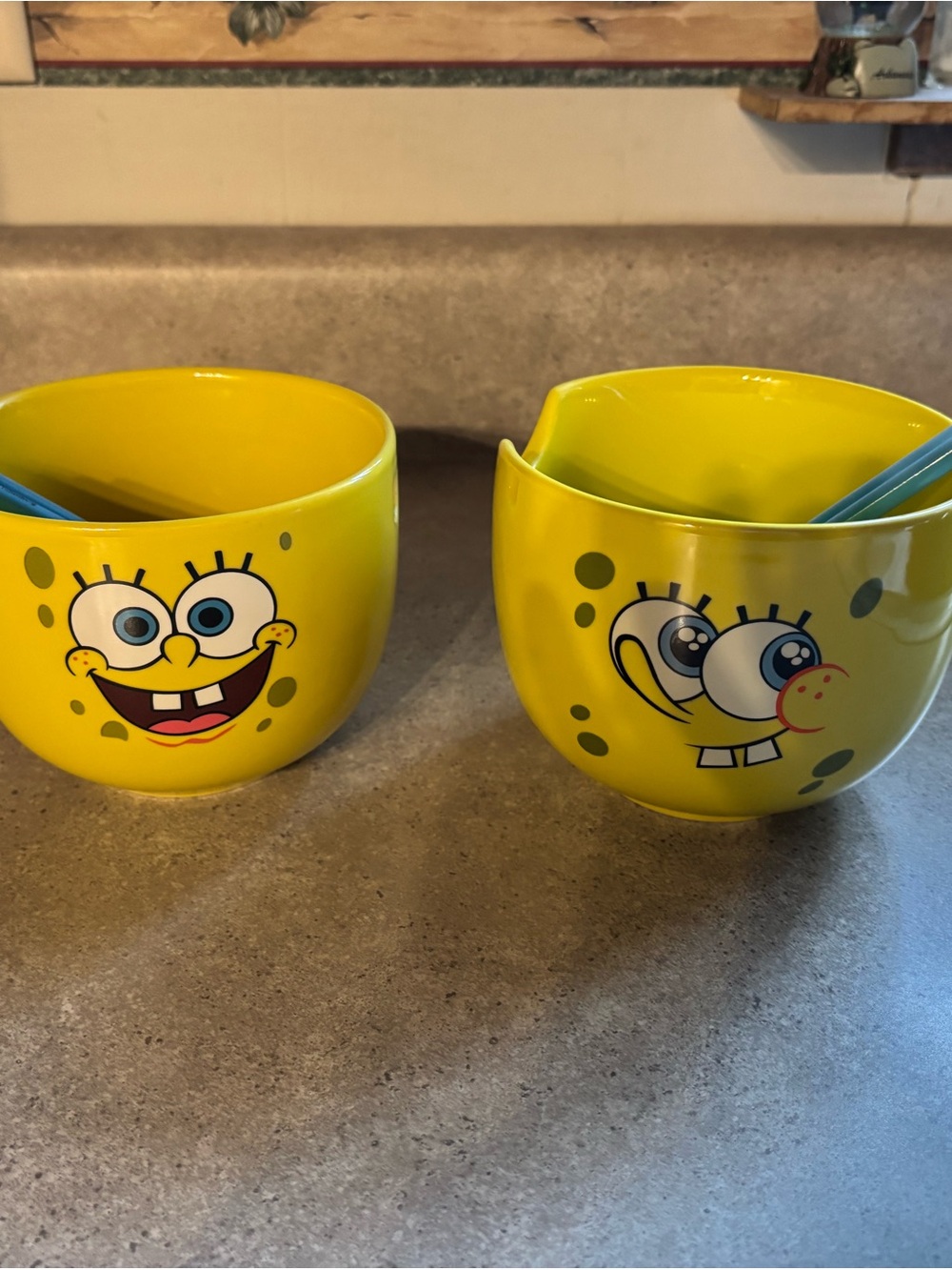 SpongeBob Ceramic Roman Bowls with chopsticks